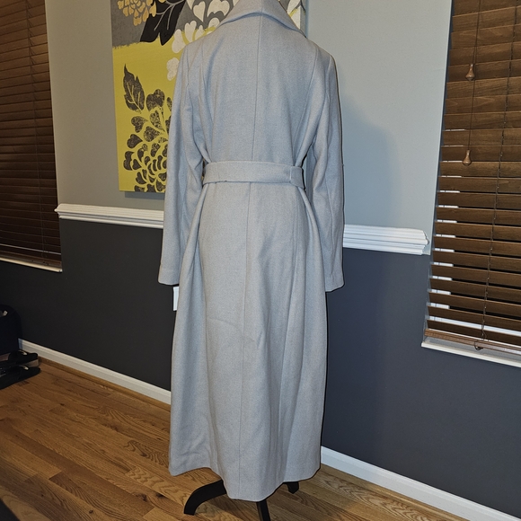 Elegant Gray Long Coat - Picture 7 of 12